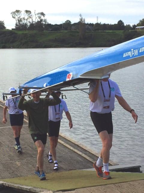 dick_carrying_boat_3221.jpg